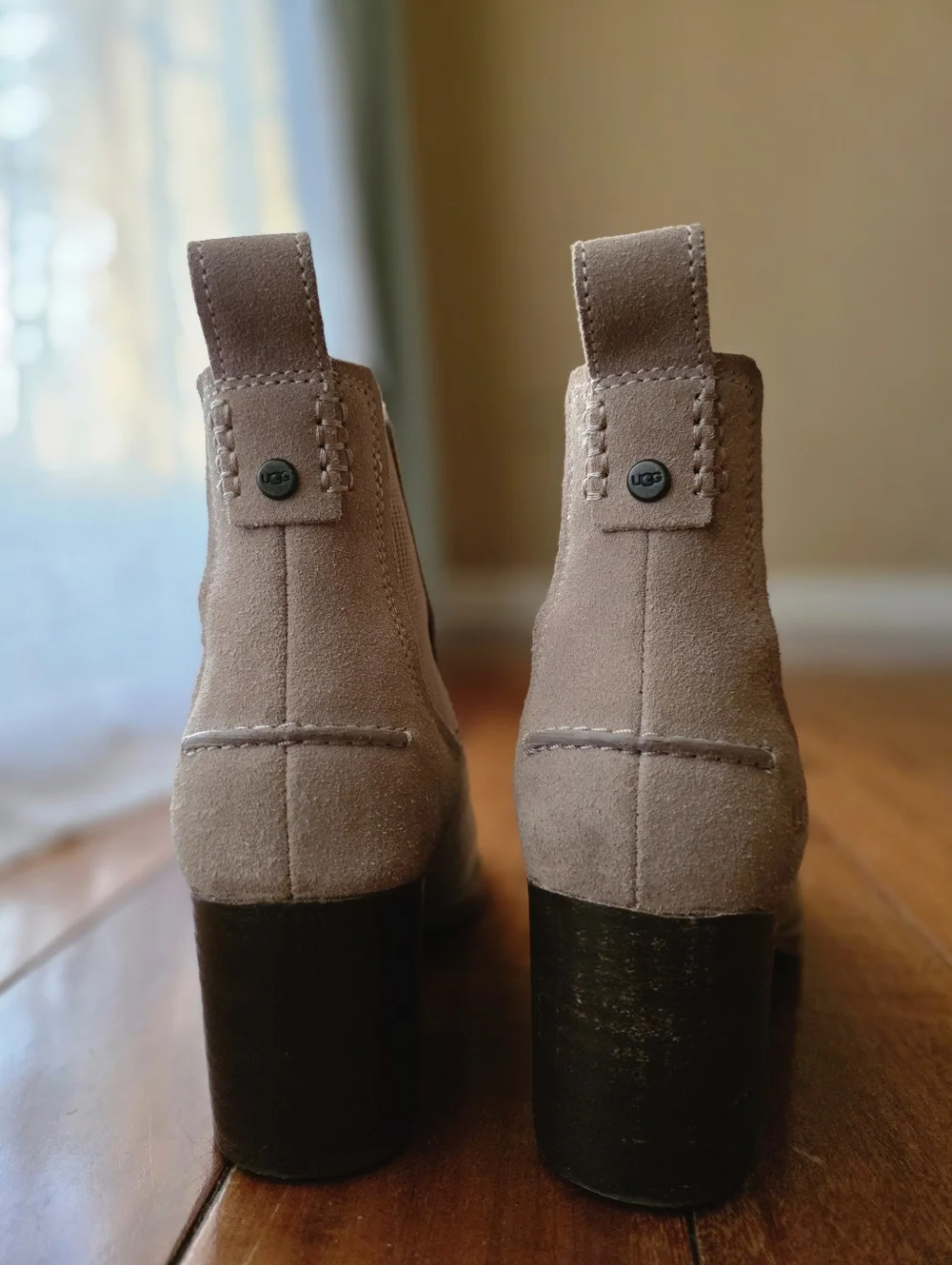 UGG Faye Suede Chelsea Chunky Heeled Booties - Tan - Women's Size 7 Stunning - Picture 5 of 8